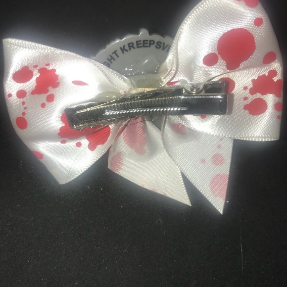 Kreepsville blood splattered bow with tooth cameo - Picture 3 of 3